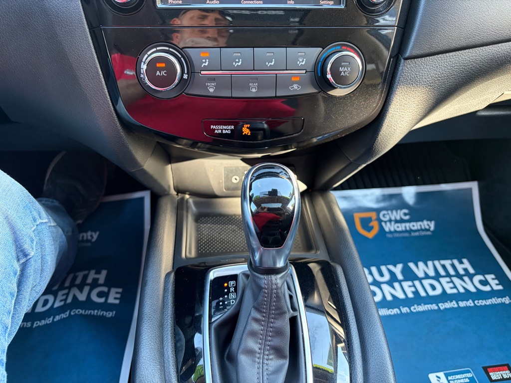 Photo 40 of this NISSAN ROGUE
