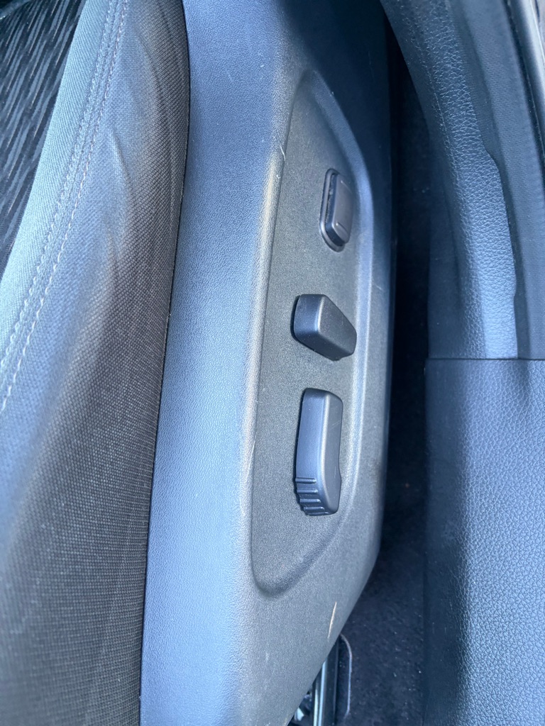 Photo 32 of this NISSAN ROGUE