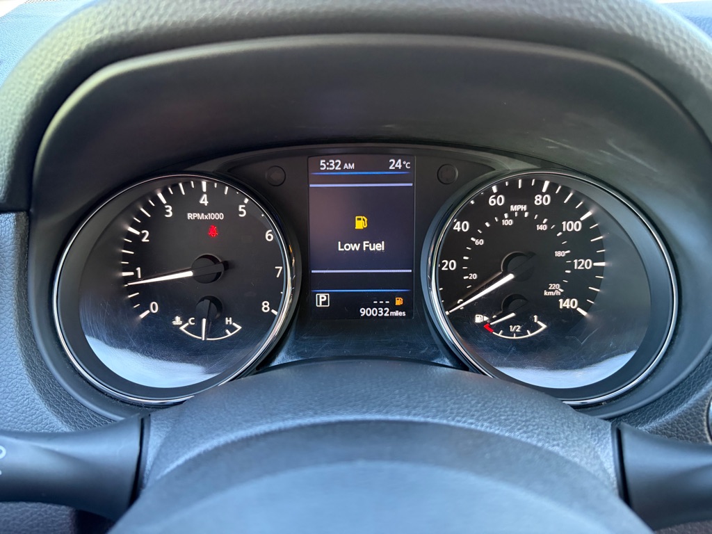 Photo 38 of this NISSAN ROGUE