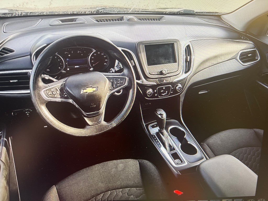 Photo 6 of this CHEVROLET EQUINOX