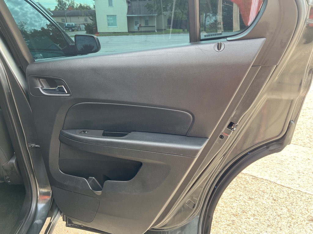 Photo 18 of this CHEVROLET EQUINOX