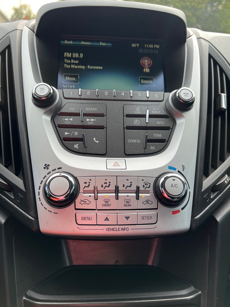 Photo 35 of this CHEVROLET EQUINOX