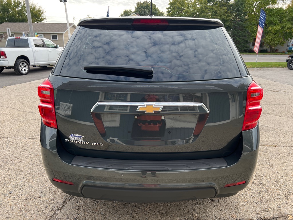 Photo 7 of this CHEVROLET EQUINOX