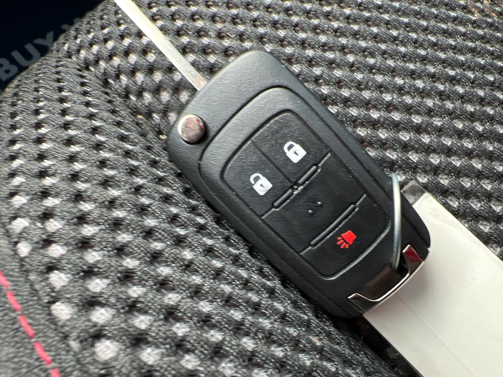 Photo 39 of this CHEVROLET EQUINOX