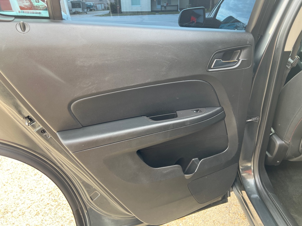 Photo 15 of this CHEVROLET EQUINOX