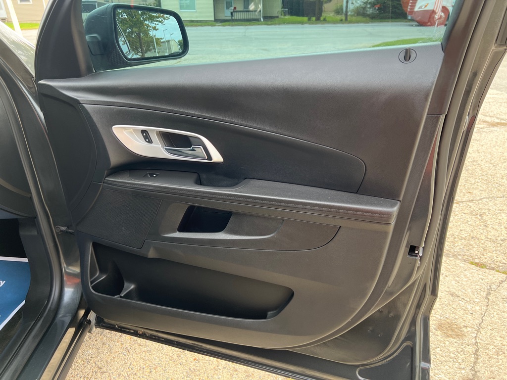 Photo 20 of this CHEVROLET EQUINOX