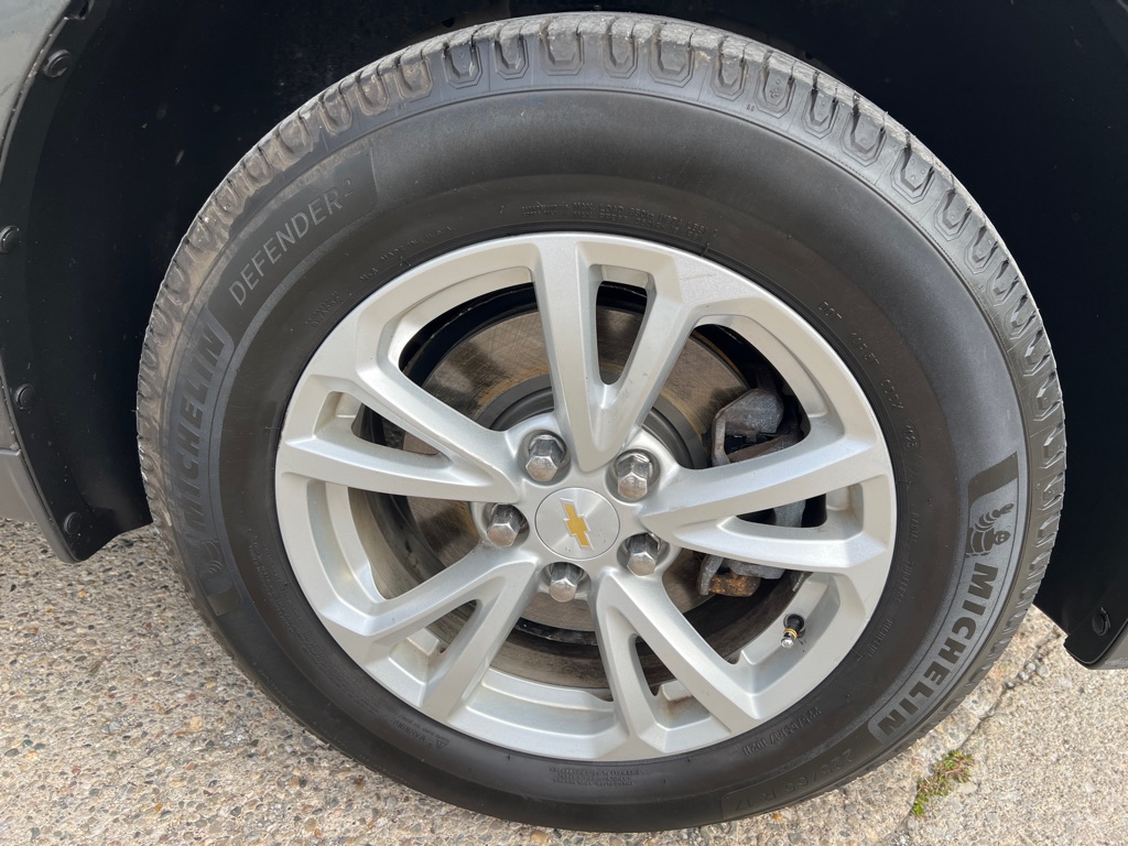 Photo 11 of this CHEVROLET EQUINOX