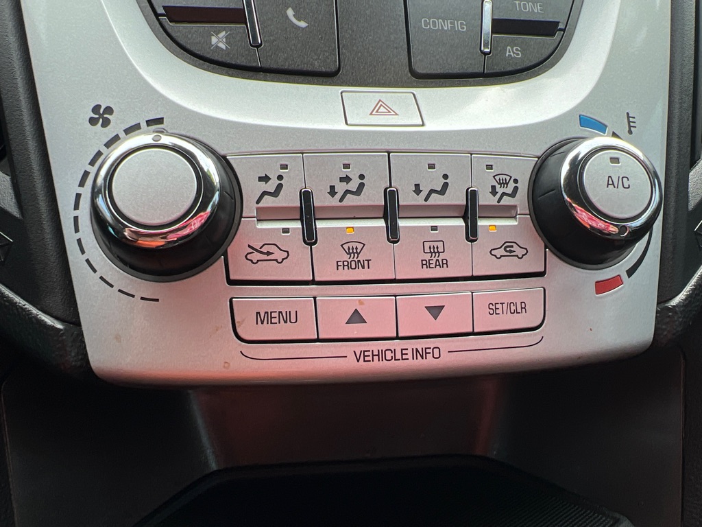 Photo 34 of this CHEVROLET EQUINOX