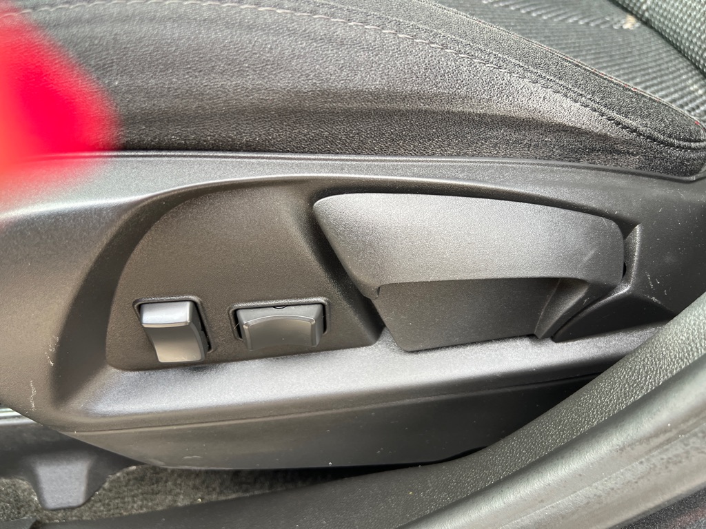 Photo 24 of this CHEVROLET EQUINOX
