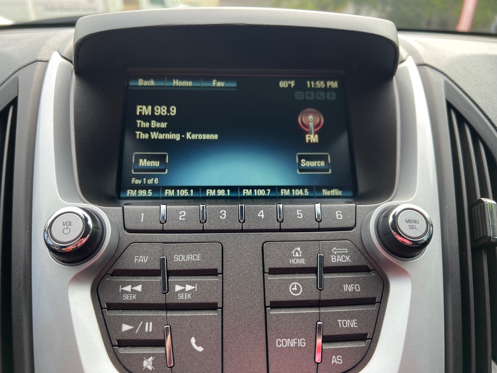 Photo 30 of this CHEVROLET EQUINOX