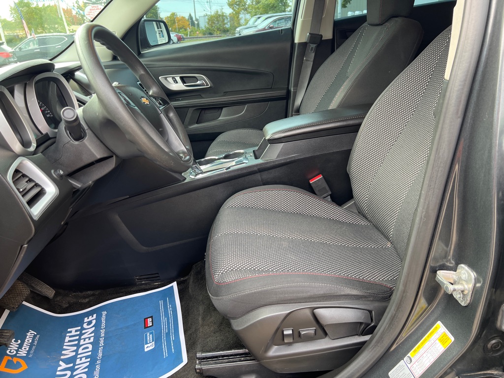 Photo 14 of this CHEVROLET EQUINOX