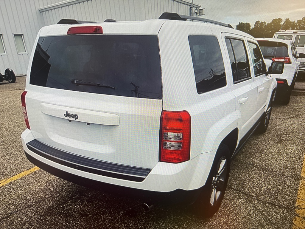 Photo 3 of this JEEP PATRIOT