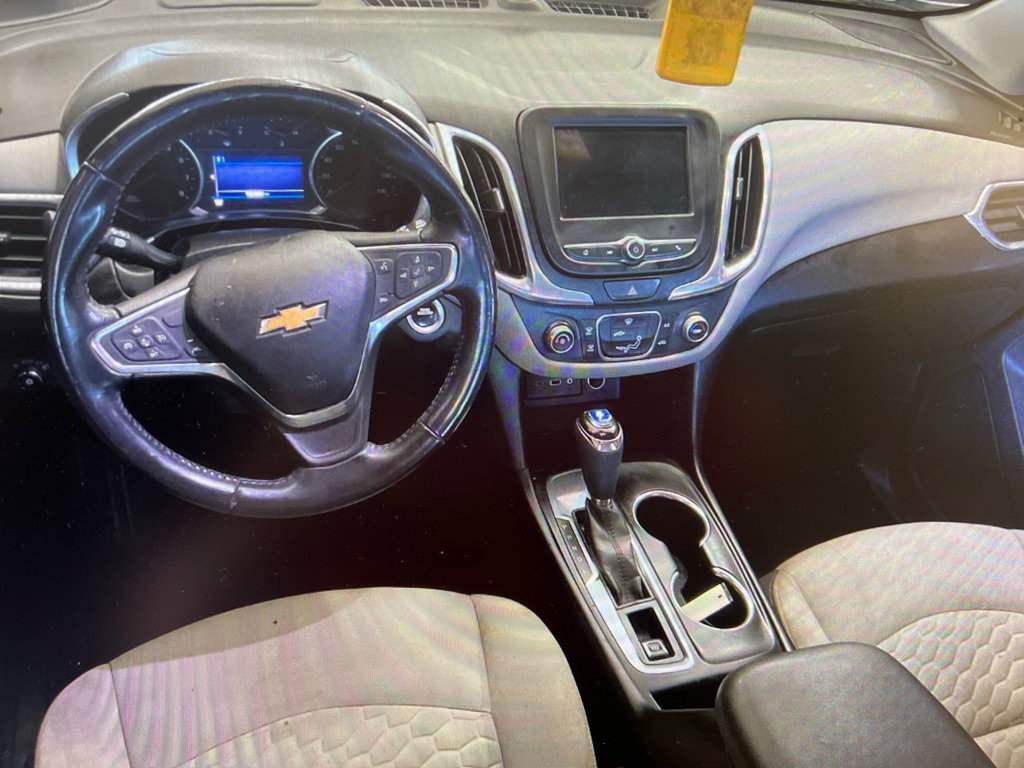 Photo 7 of this CHEVROLET EQUINOX