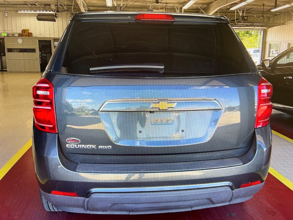 Photo 3 of this CHEVROLET EQUINOX