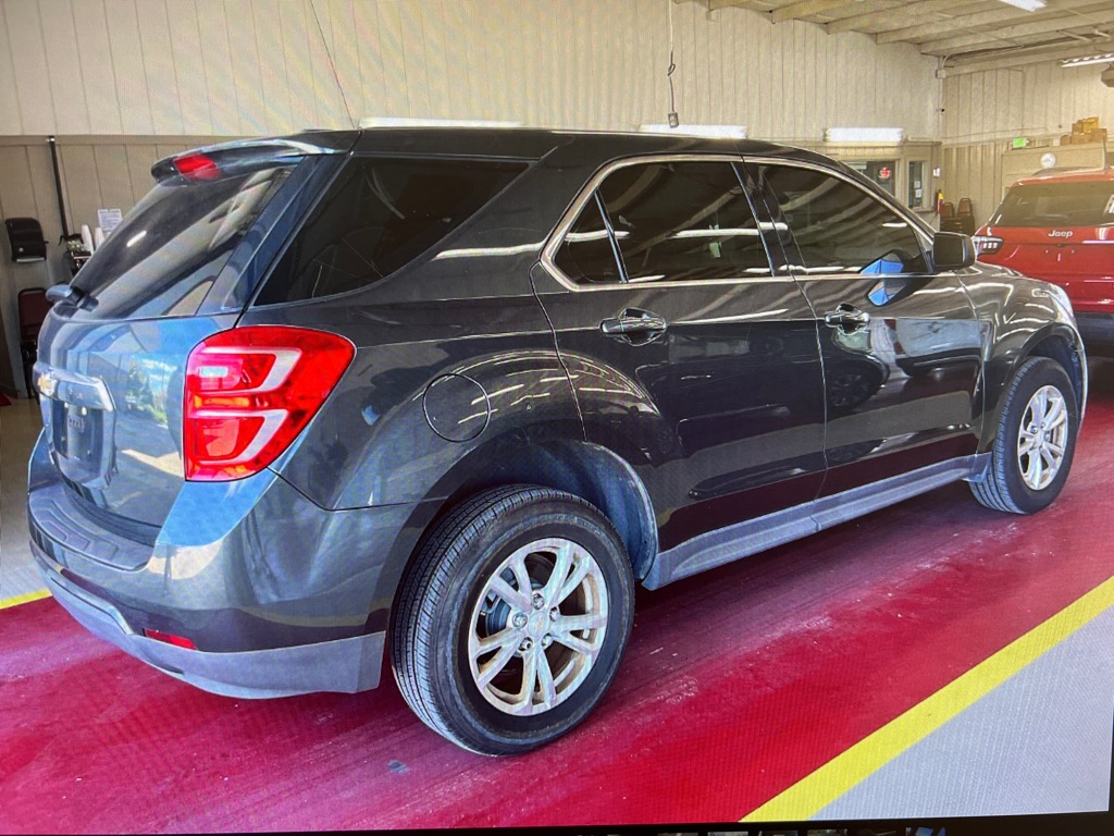 Photo 4 of this CHEVROLET EQUINOX