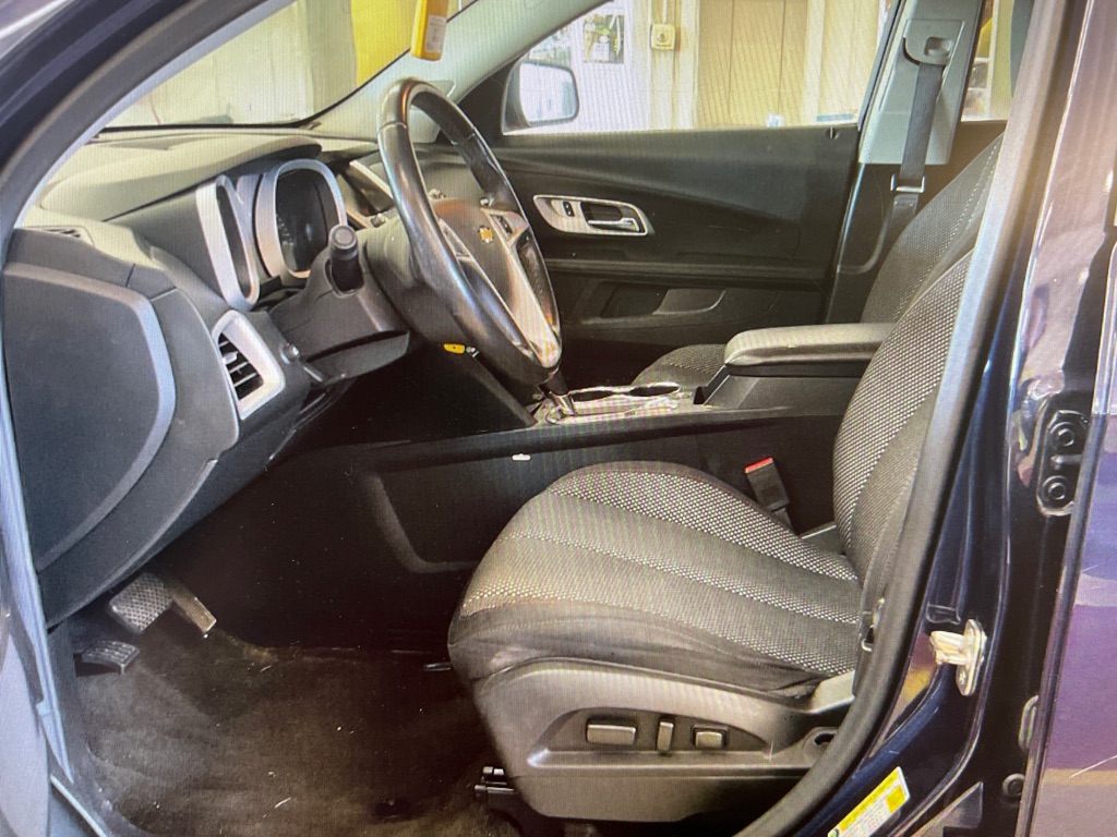 Photo 6 of this CHEVROLET EQUINOX