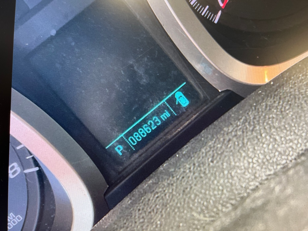 Photo 8 of this CHEVROLET EQUINOX