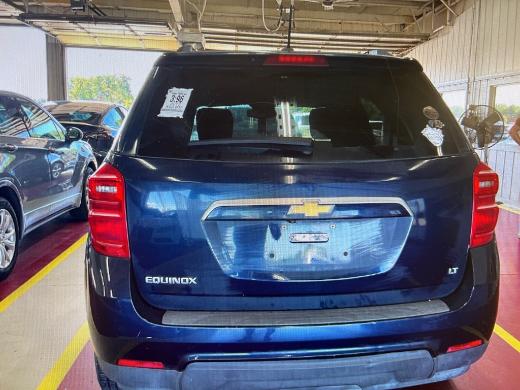 Photo 3 of this CHEVROLET EQUINOX