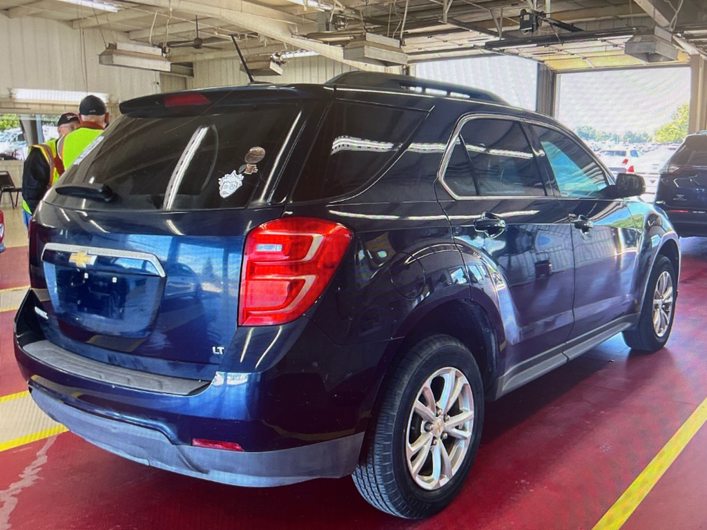 Photo 4 of this CHEVROLET EQUINOX