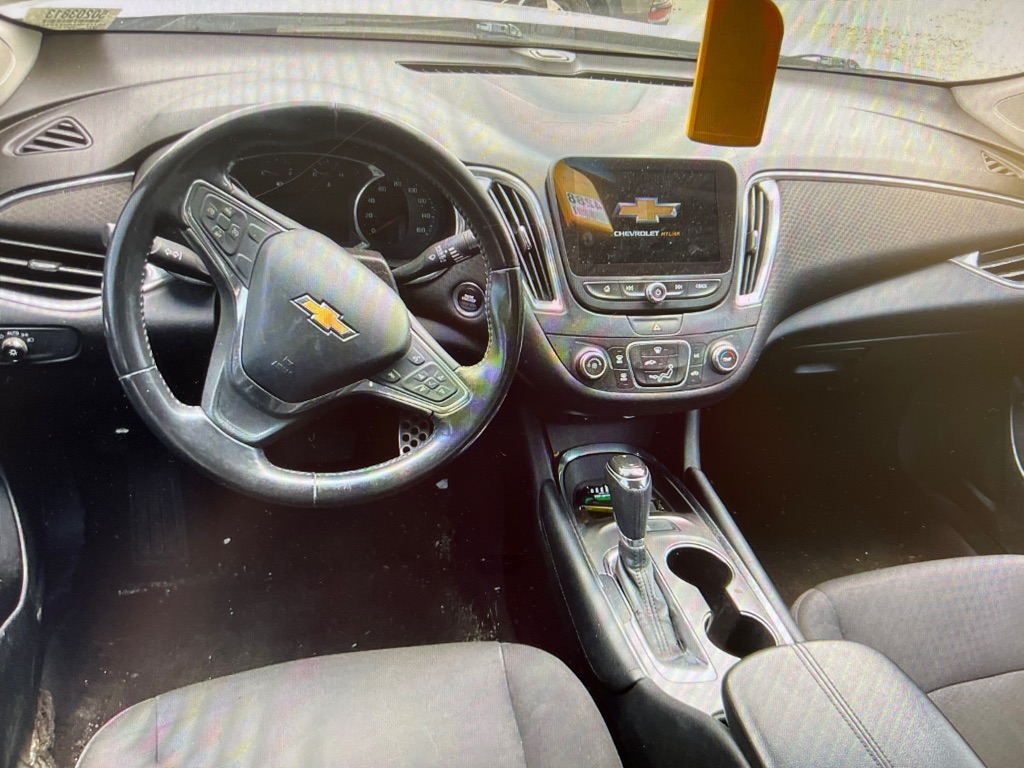 Photo 7 of this CHEVROLET MALIBU