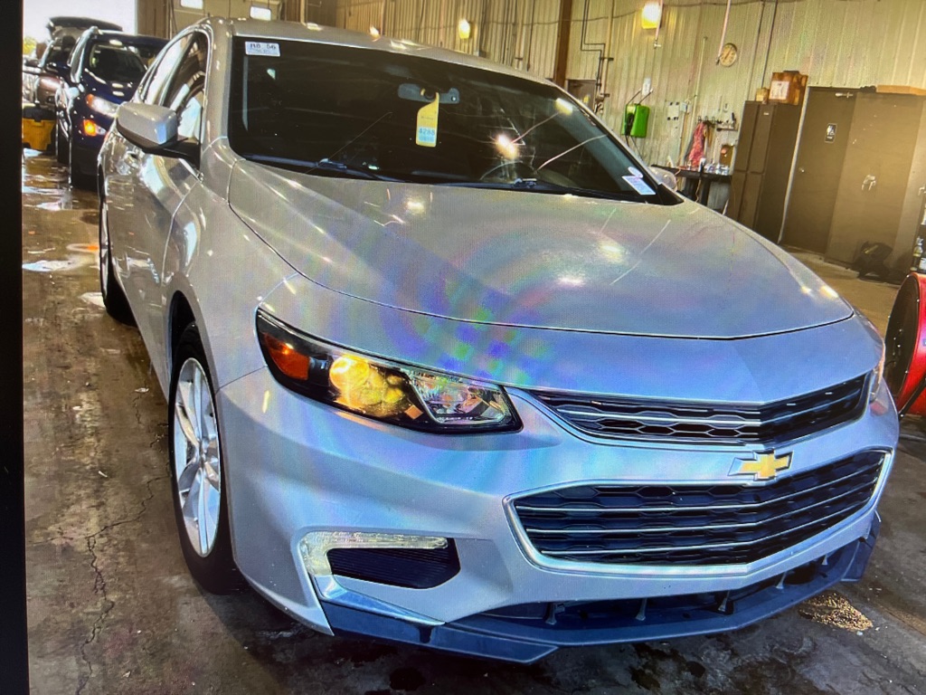 Photo 5 of this CHEVROLET MALIBU