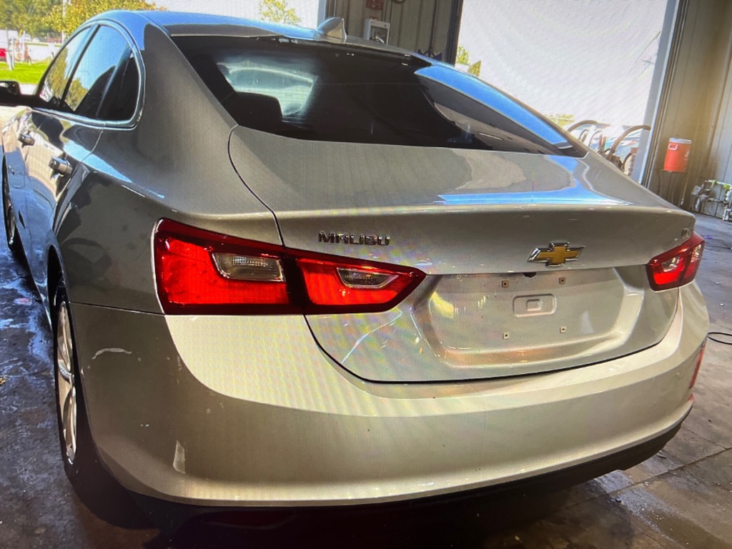 Photo 2 of this CHEVROLET MALIBU
