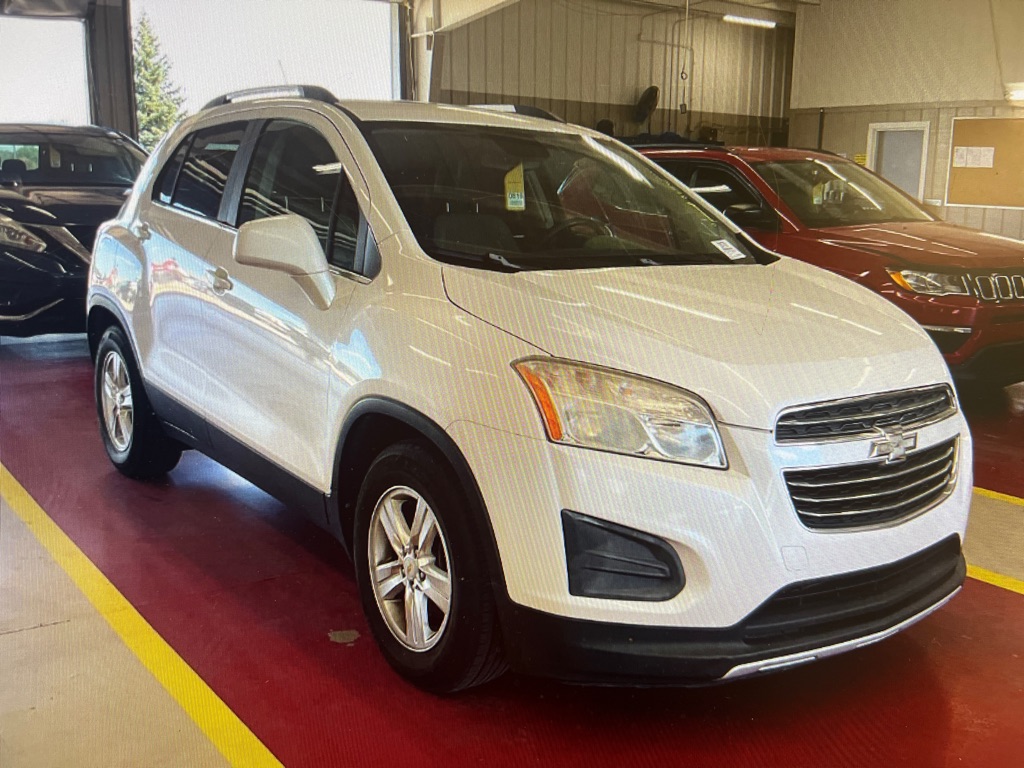 Photo 5 of this CHEVROLET TRAX