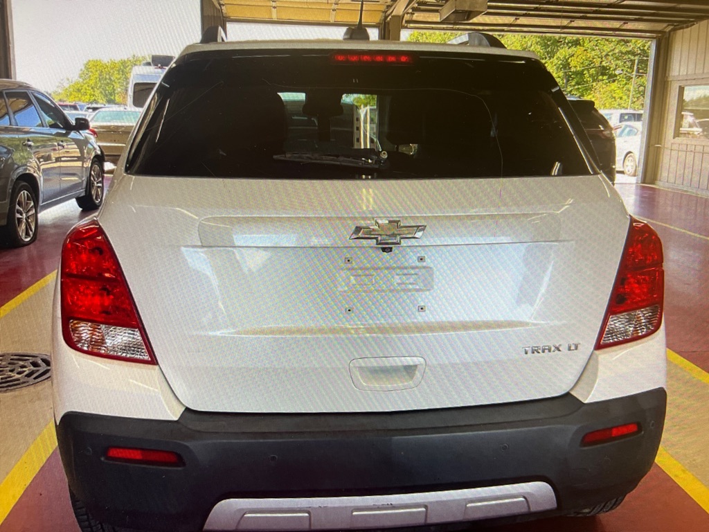 Photo 3 of this CHEVROLET TRAX