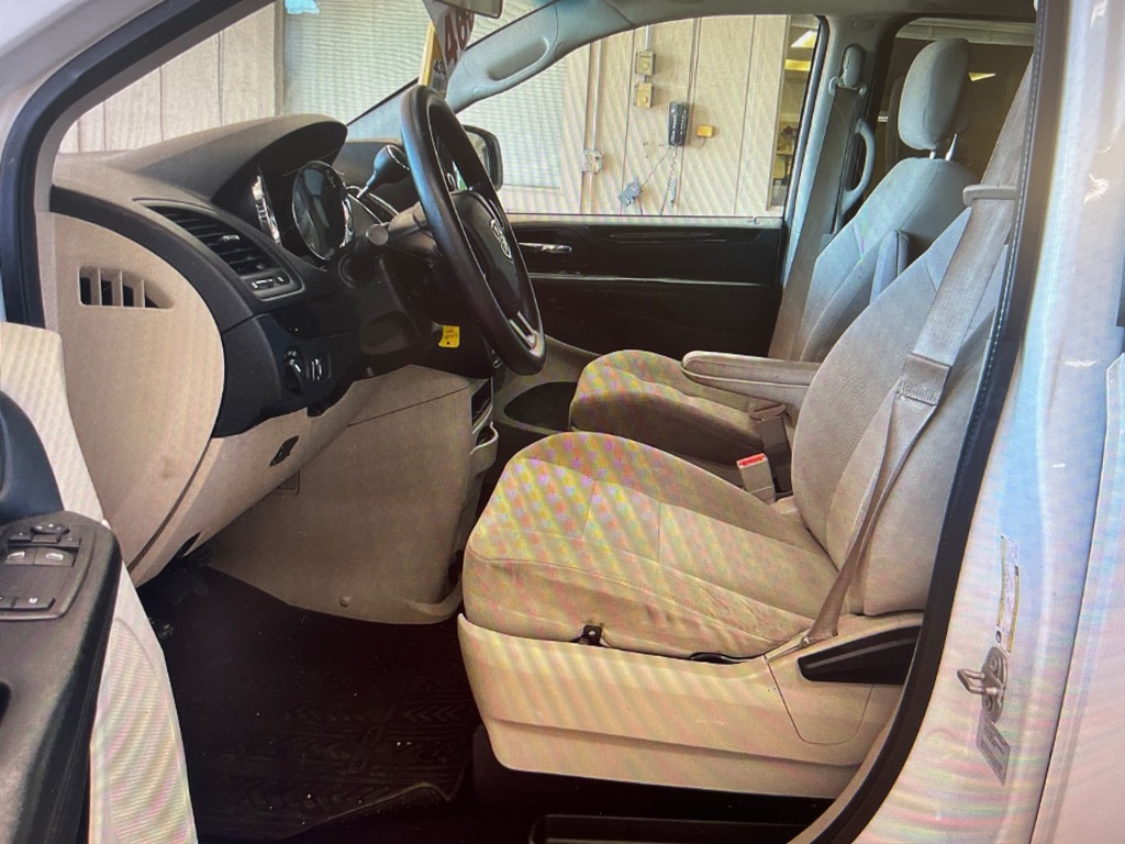 Photo 6 of this DODGE GRAND CARAVAN