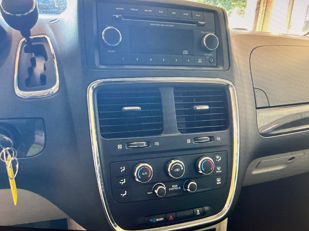 Photo 9 of this DODGE GRAND CARAVAN