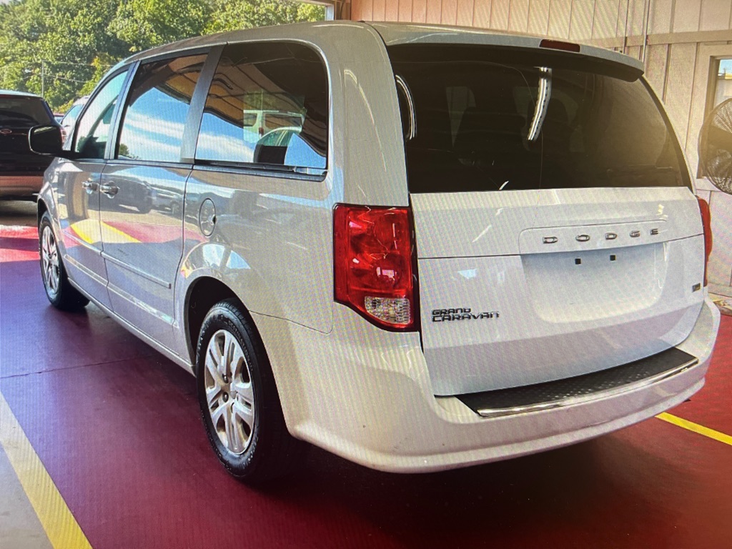 Photo 2 of this DODGE GRAND CARAVAN