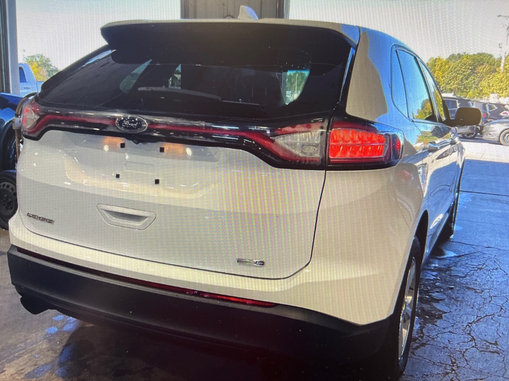 Photo 4 of this FORD EDGE