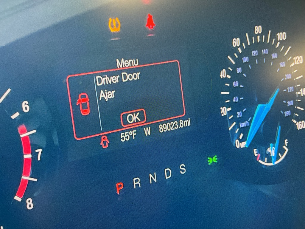 Photo 8 of this FORD EDGE