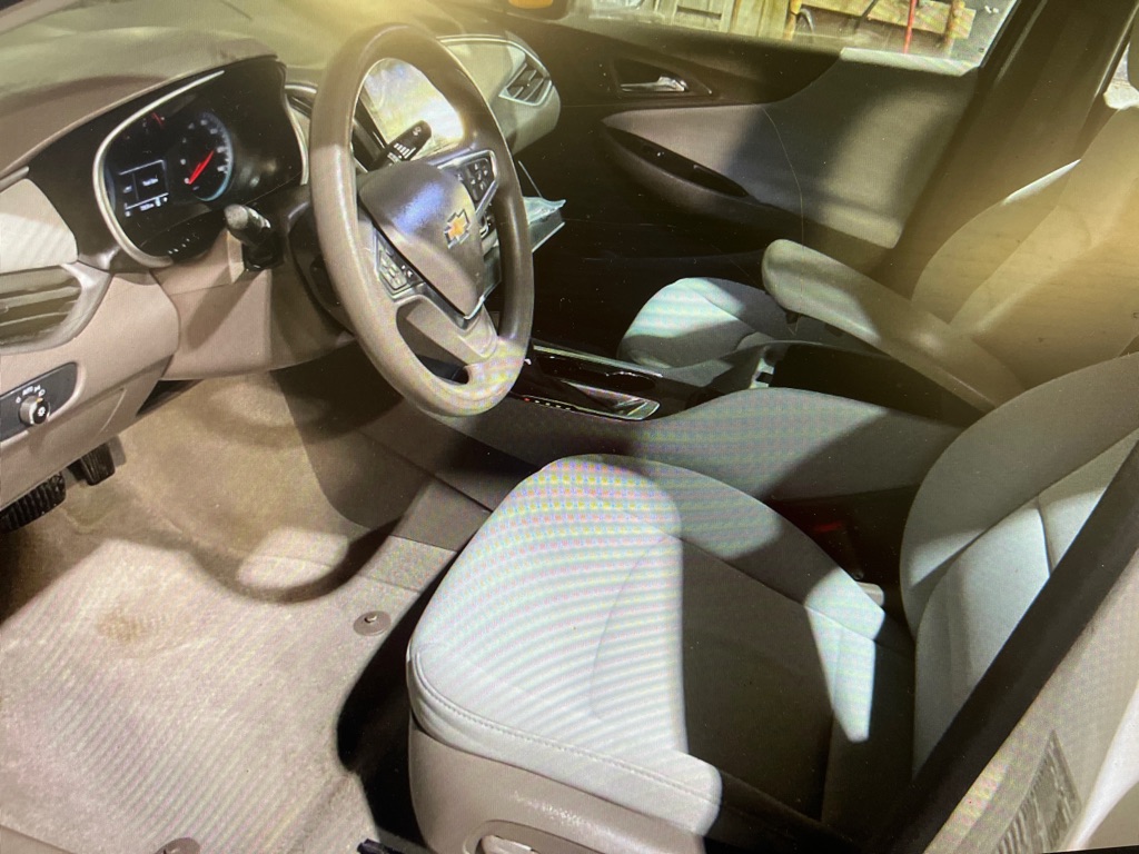 Photo 4 of this CHEVROLET MALIBU