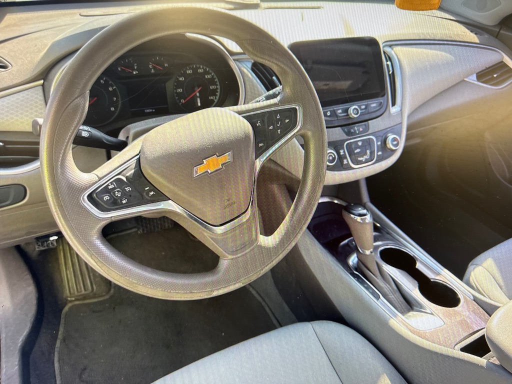 Photo 5 of this CHEVROLET MALIBU