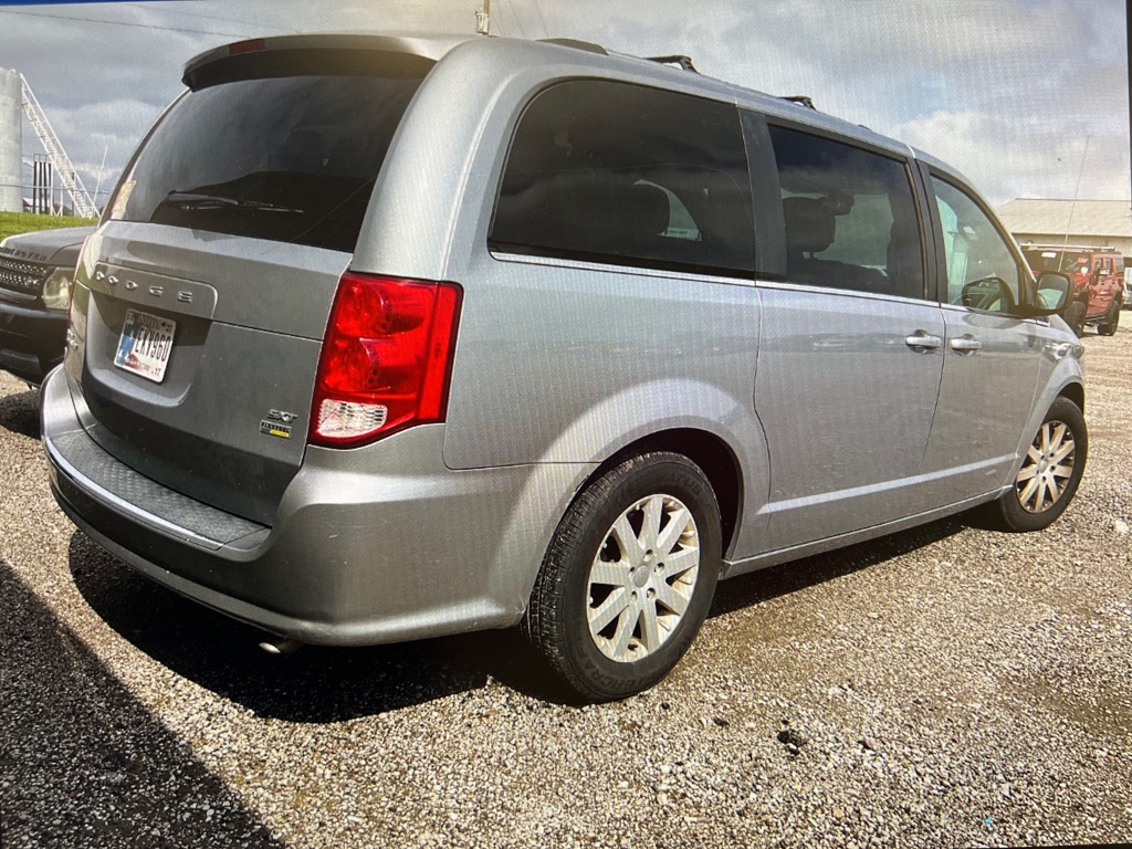 Photo 3 of this DODGE GRAND CARAVAN