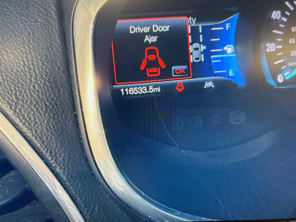 Photo 7 of this FORD EDGE