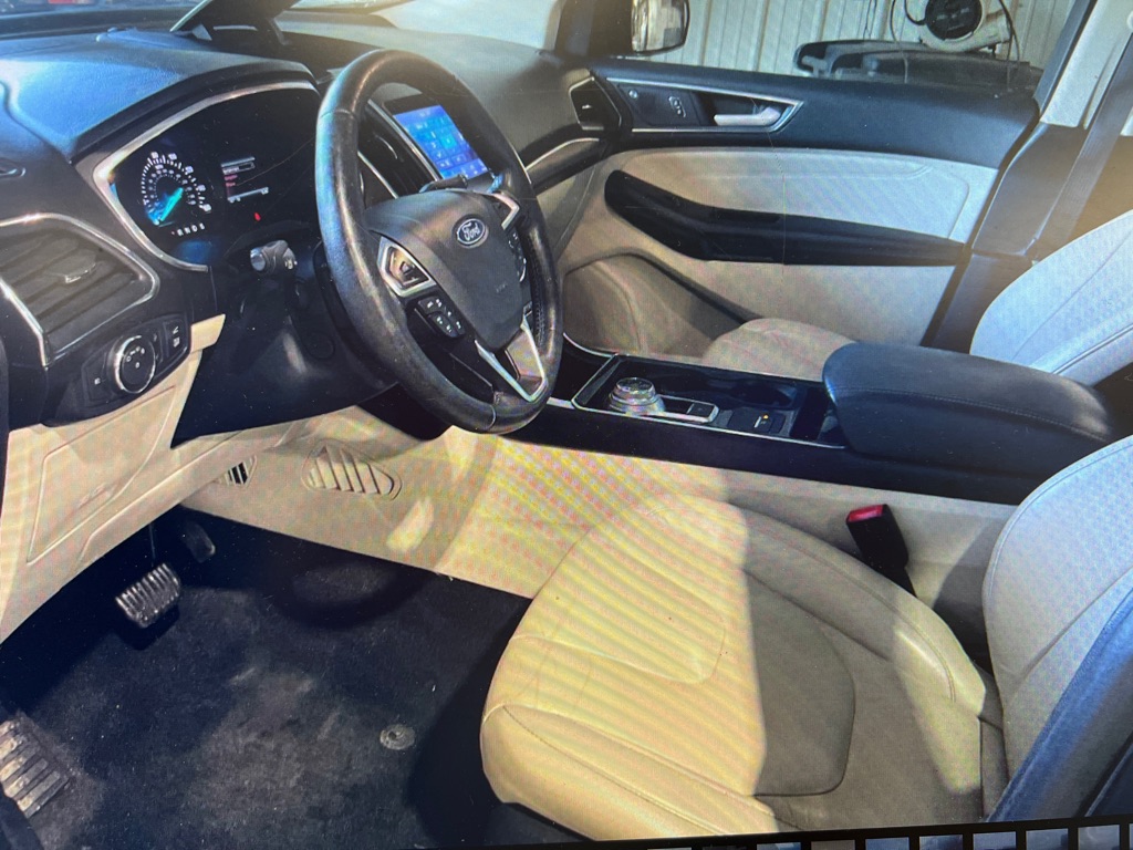 Photo 5 of this FORD EDGE