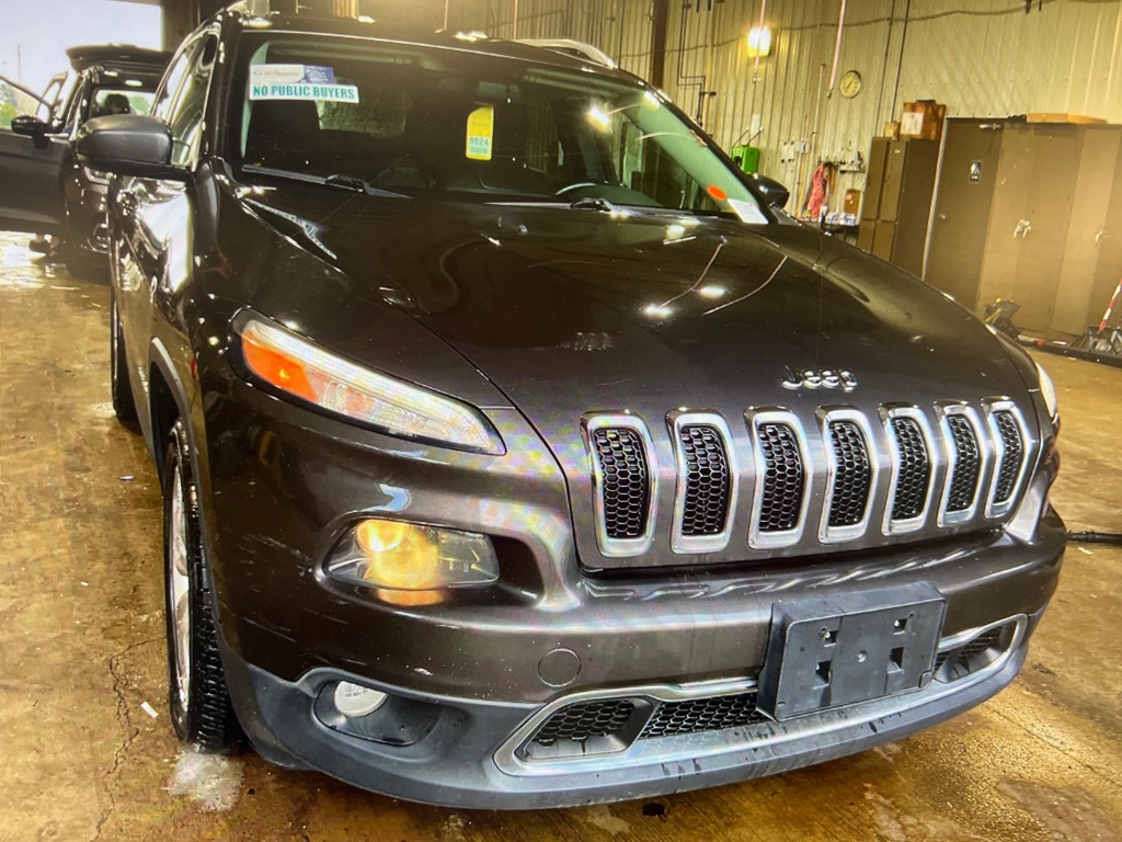 Photo 4 of this JEEP CHEROKEE