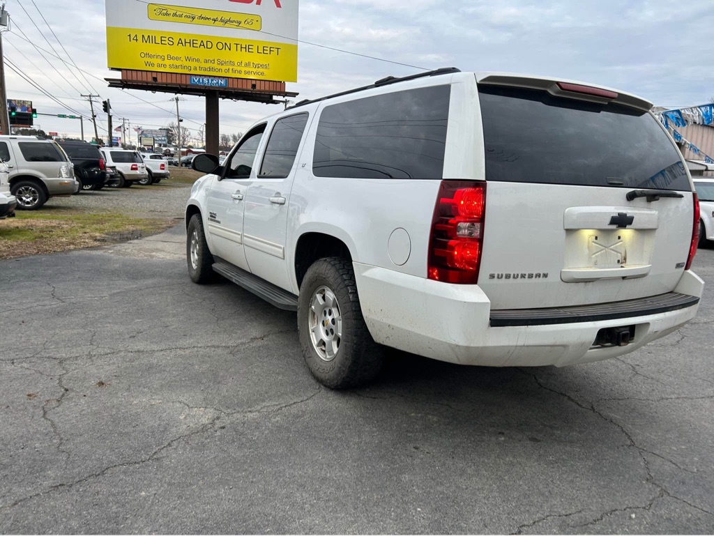 Photo 4 of this CHEVROLET SUBURBAN