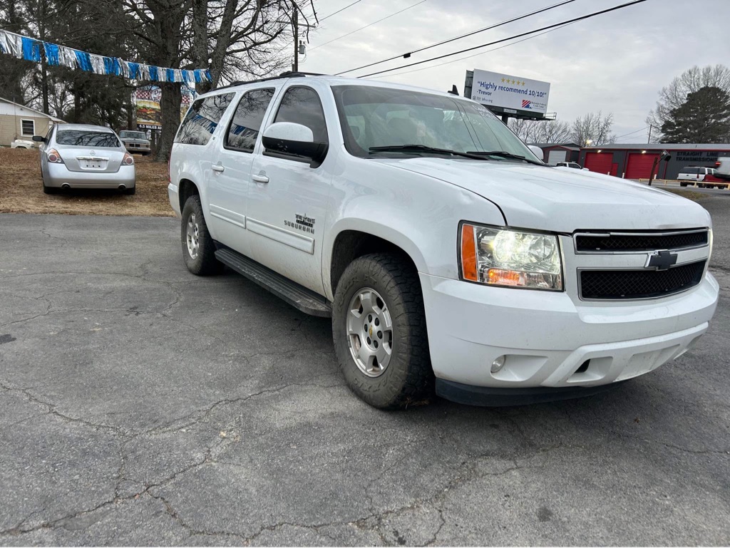 Photo 2 of this CHEVROLET SUBURBAN