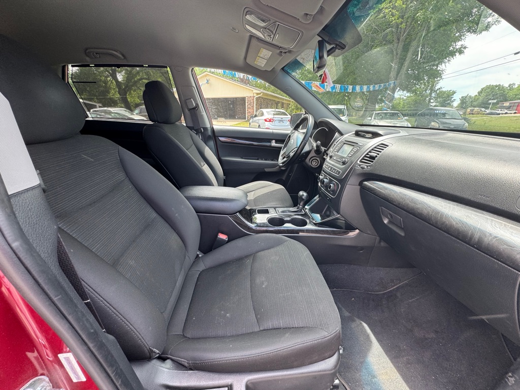 Photo 13 of this KIA SORENTO