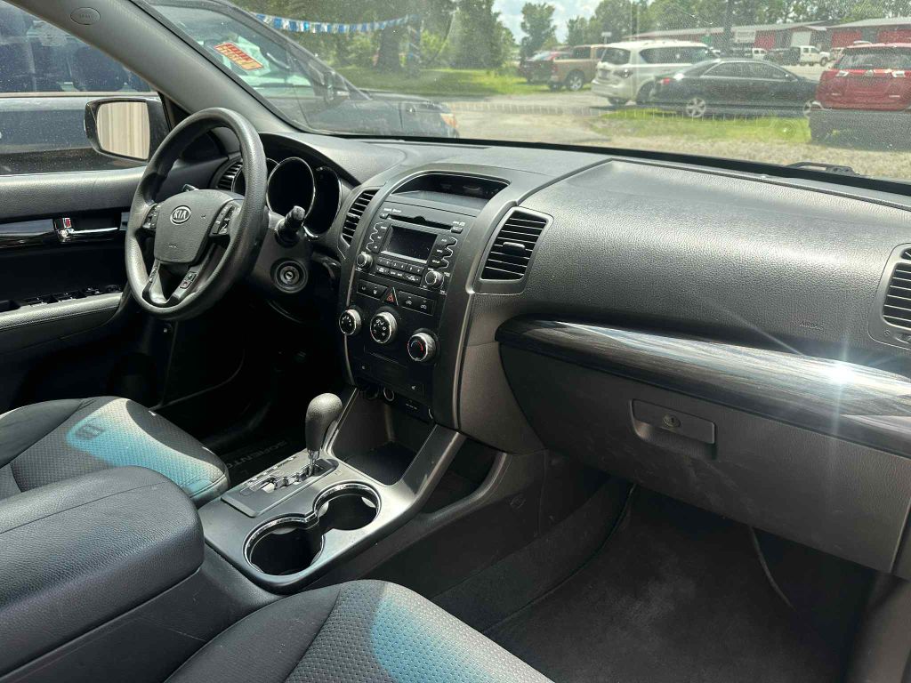Photo 18 of this KIA SORENTO