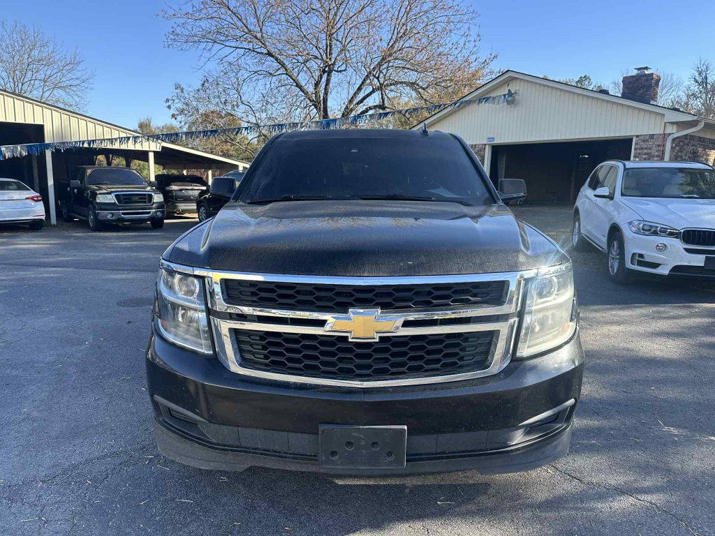 Photo 2 of this CHEVROLET SUBURBAN