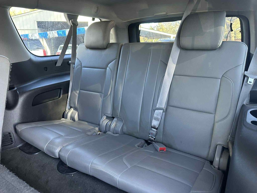 Photo 13 of this CHEVROLET SUBURBAN