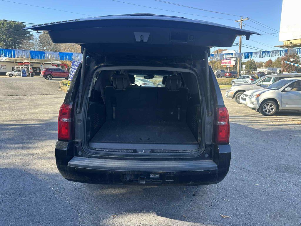 Photo 14 of this CHEVROLET SUBURBAN