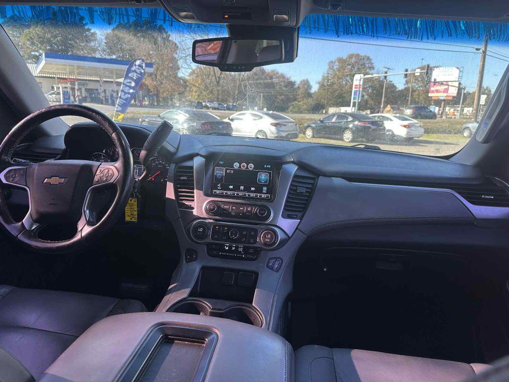 Photo 17 of this CHEVROLET SUBURBAN