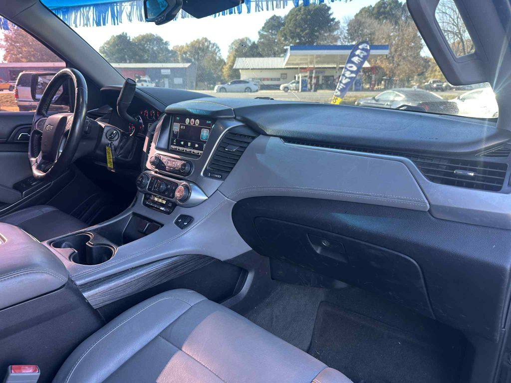 Photo 19 of this CHEVROLET SUBURBAN