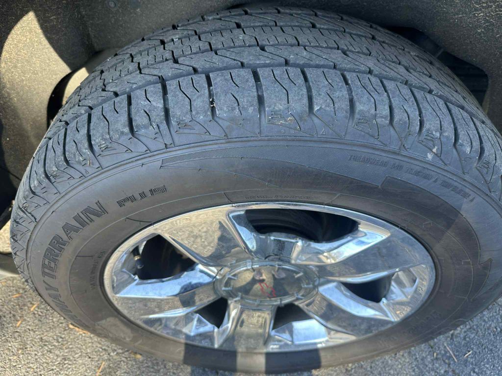 Photo 21 of this CHEVROLET SUBURBAN