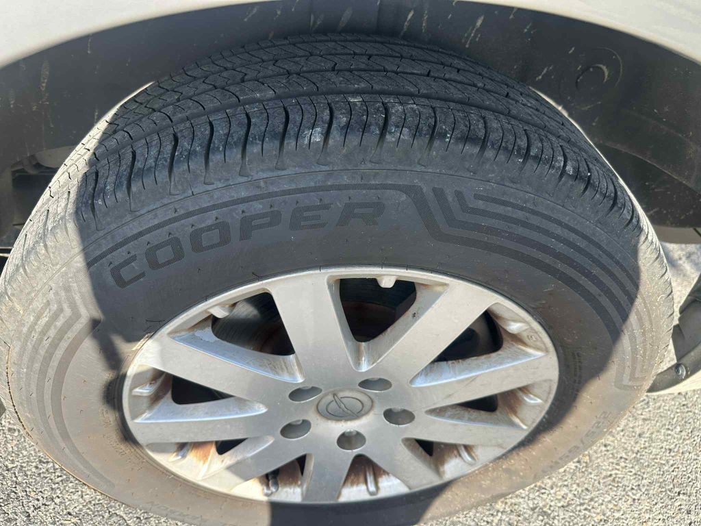 Photo 17 of this CHRYSLER TOWN & COUNTRY